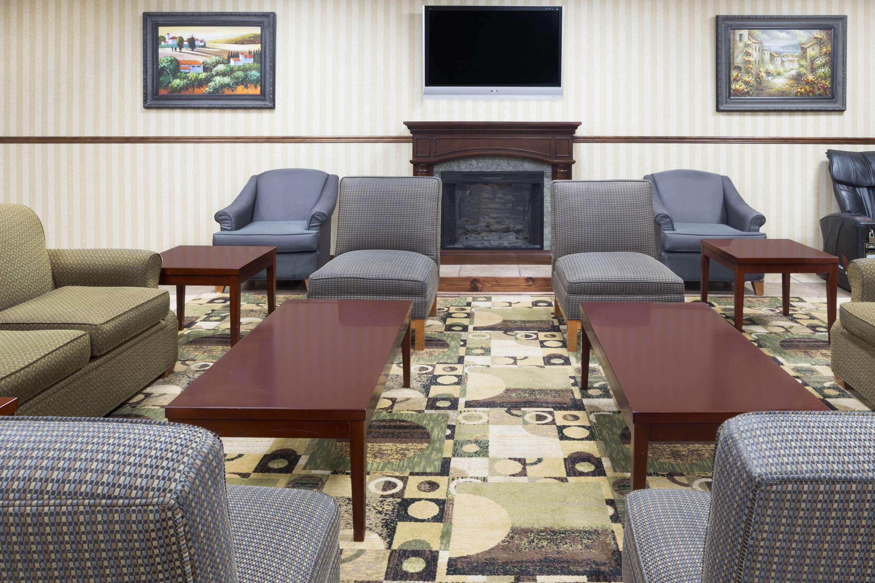 Days Inn By Wyndham Columbus-North Fort Moore Экстерьер фото